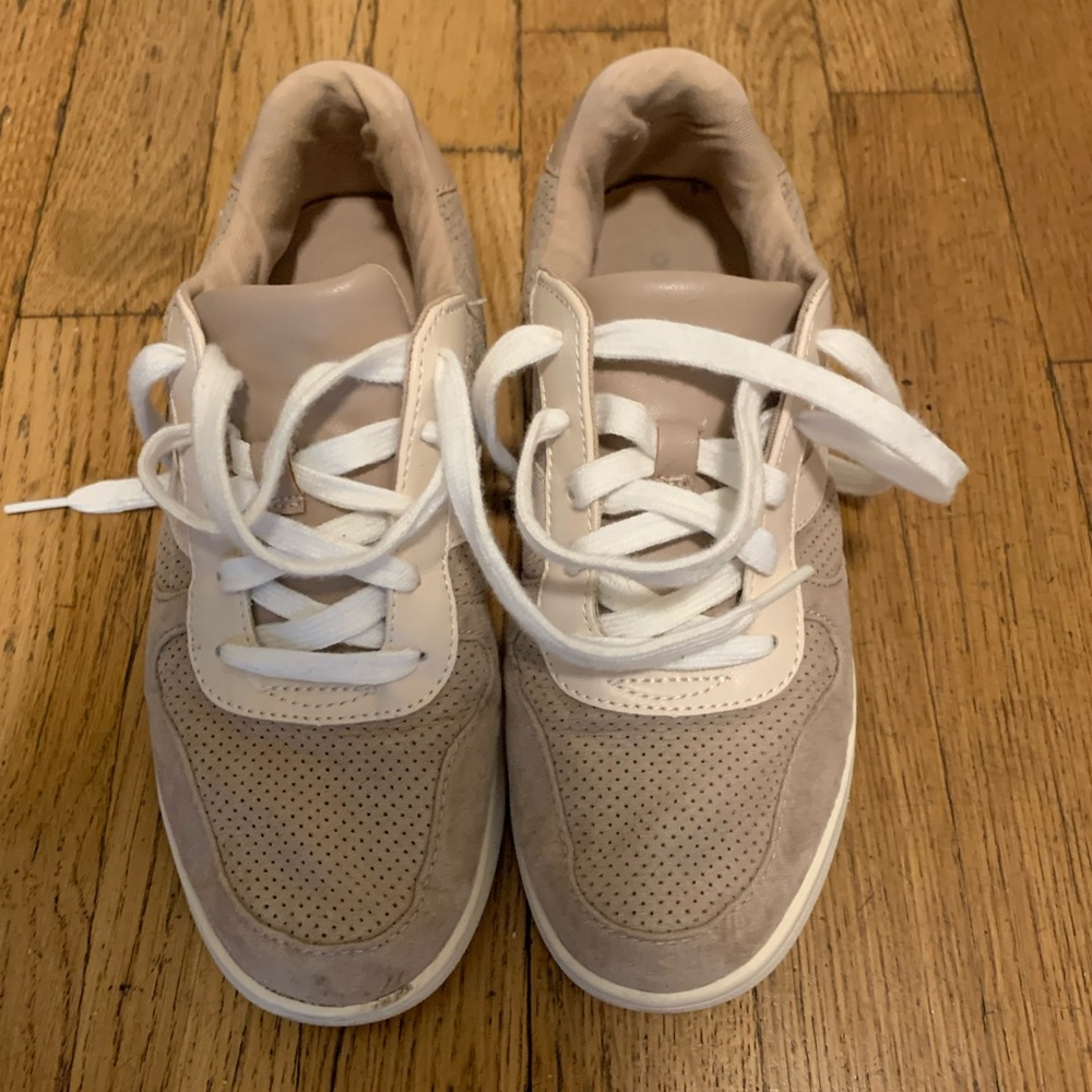 Old Navy Beige and White Women's Sneakers